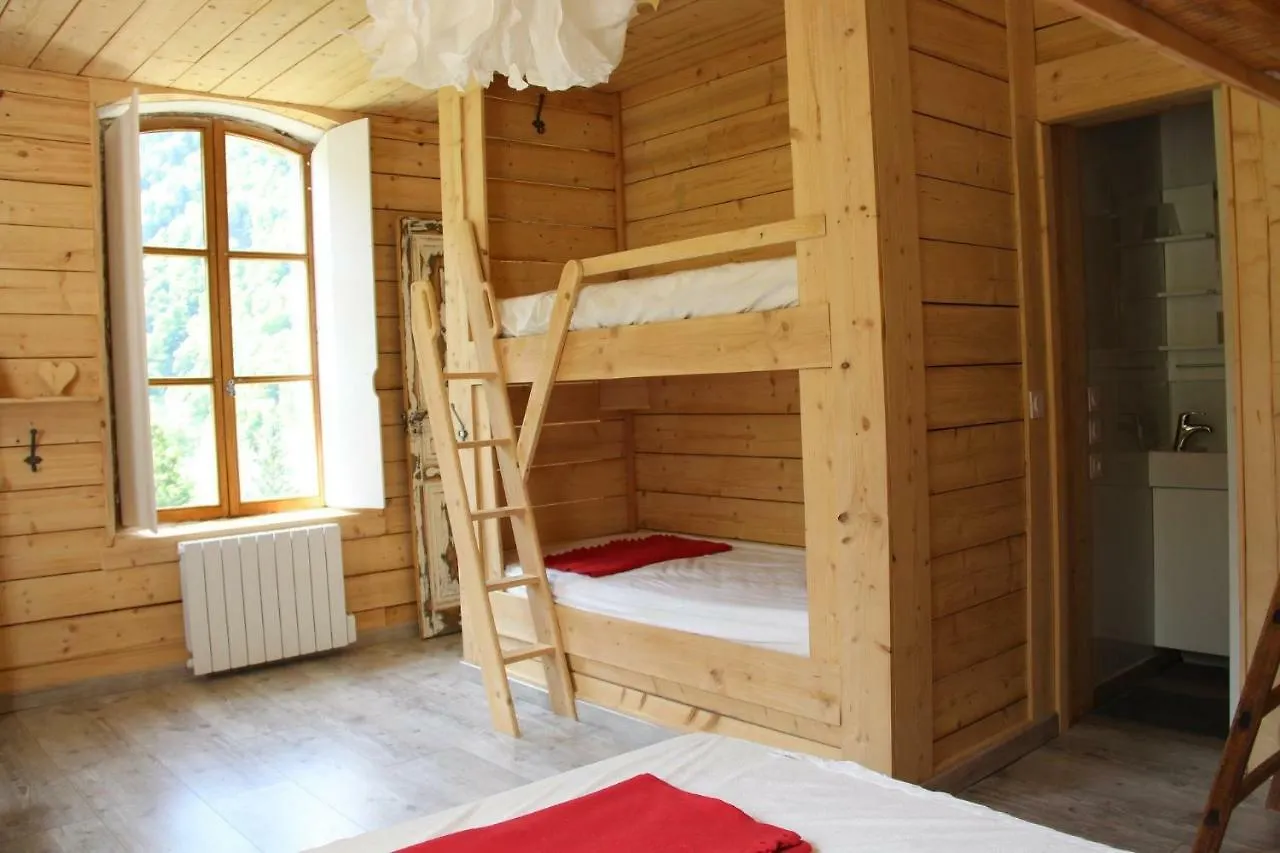 Gr10 Hotel Melles 0*,  Francia